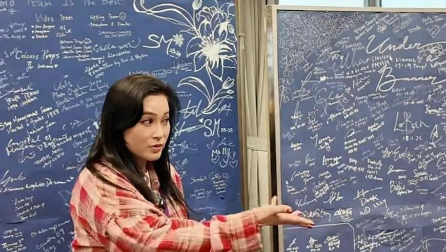 违禁燃放烟花致多辆车被烧？,管家婆期期四肖四碼中特管家,社会责任方案执行_经典版V7.80